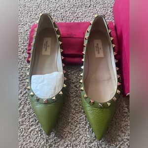 Valentino Flat almost new